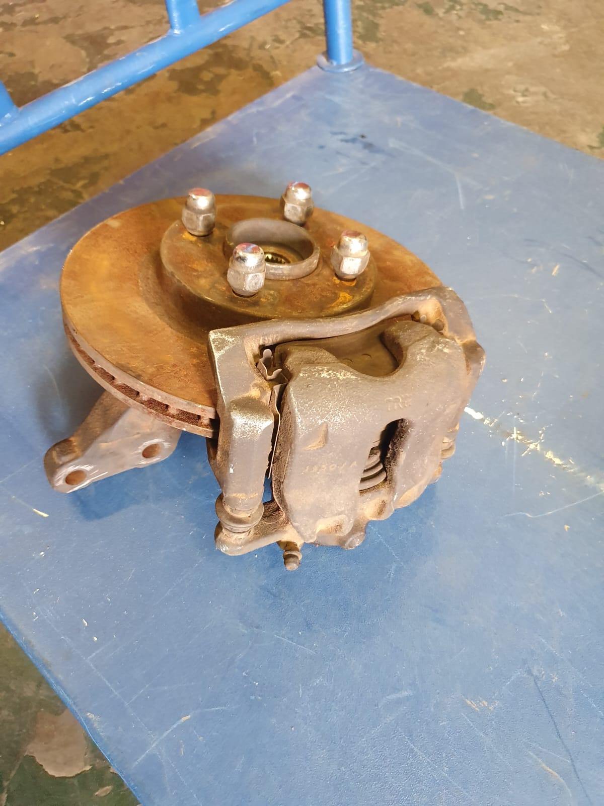 A Nissan Almera 2017 model DRIVESHAFTS, DOORS, AND TAILLIGHTS FOR SALE