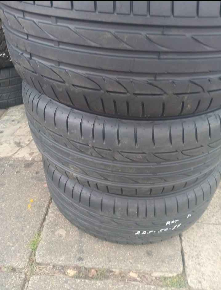 4 X 225/50/17 Bridgestone Potenza runflats tyres like new for sell for BMW & Mercedes - Private Seller