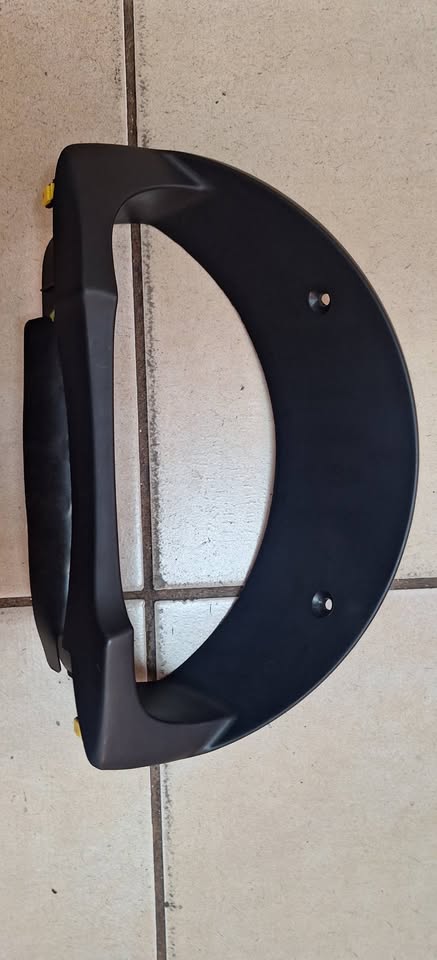 Kia rio cluster cover available - Private Seller