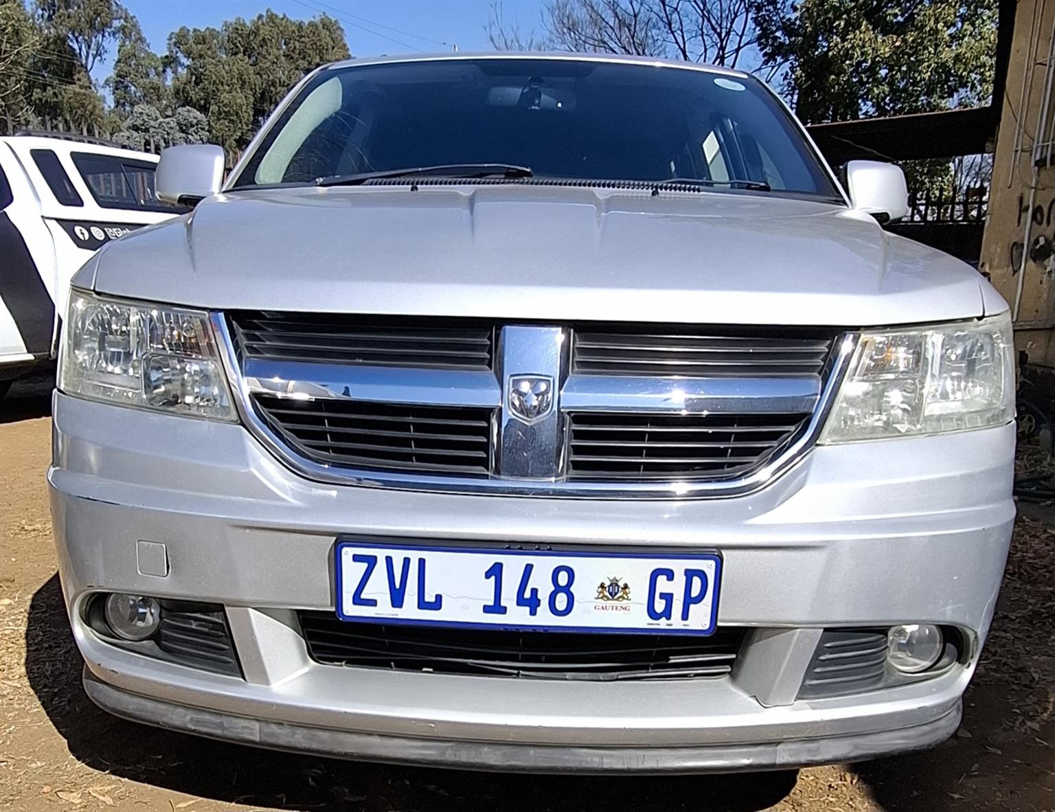 2010 dodge journey 2.7 v6 in good condition 7seateron the road tyere l