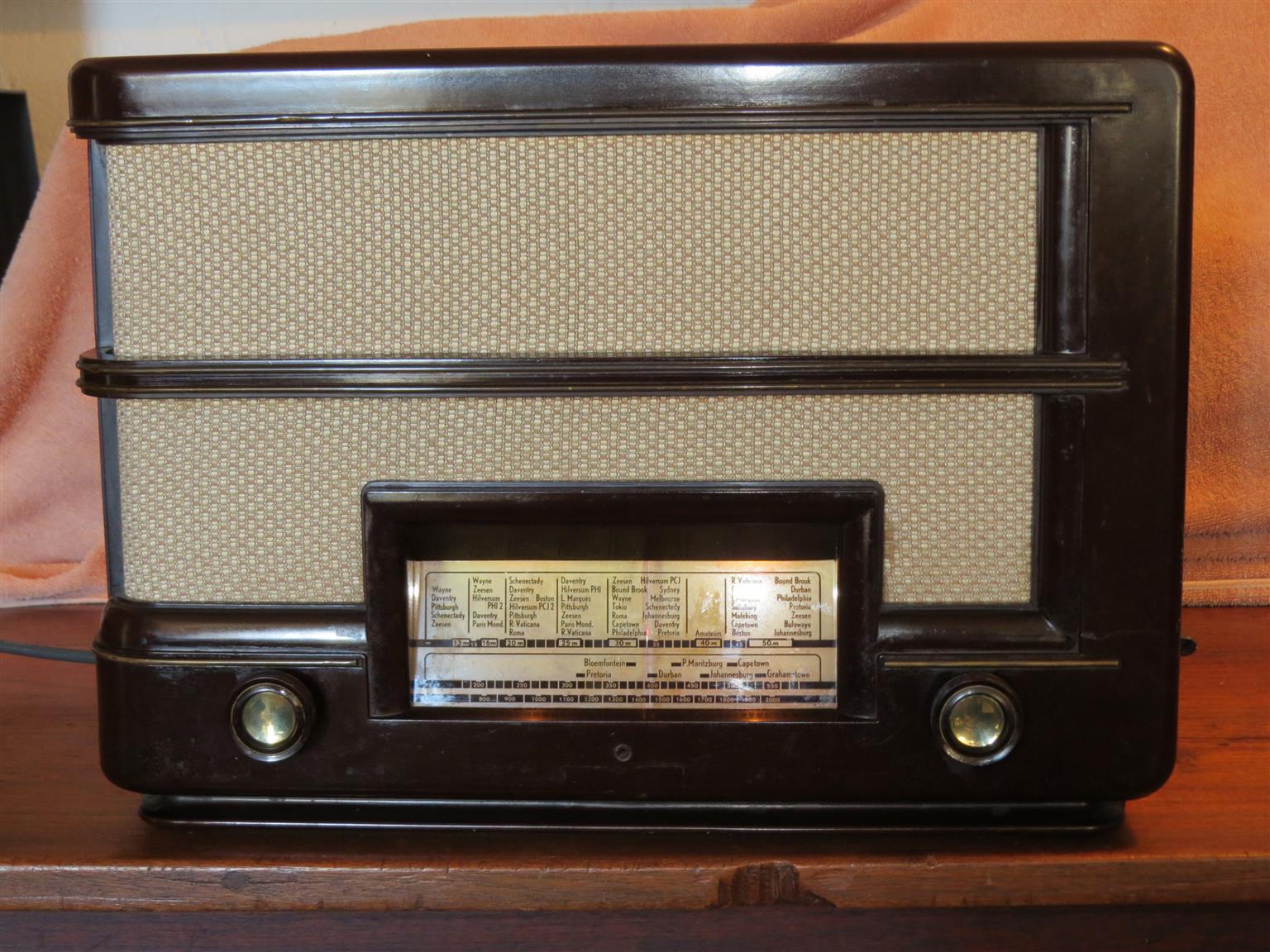 Mullard MAS90 Antique Radio