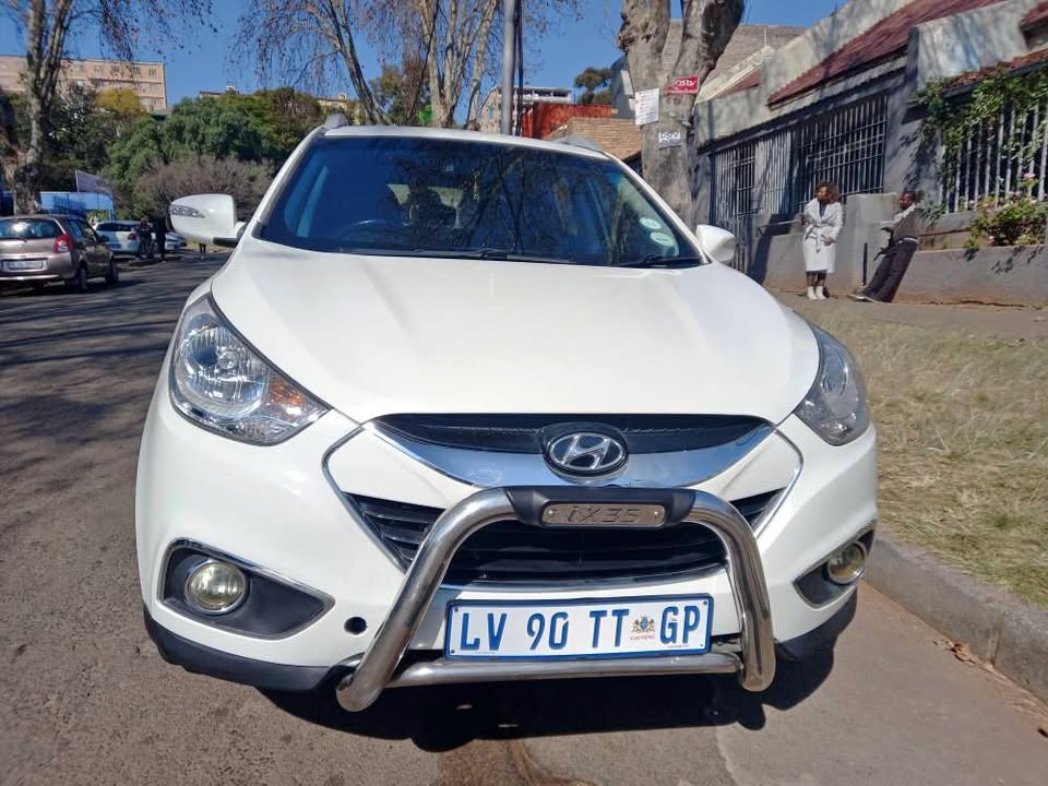 2011 HYUNDAI IX35 2.0 PETROL, MANUAL, WHITE, 98000KMS, LEATHER SEATS
