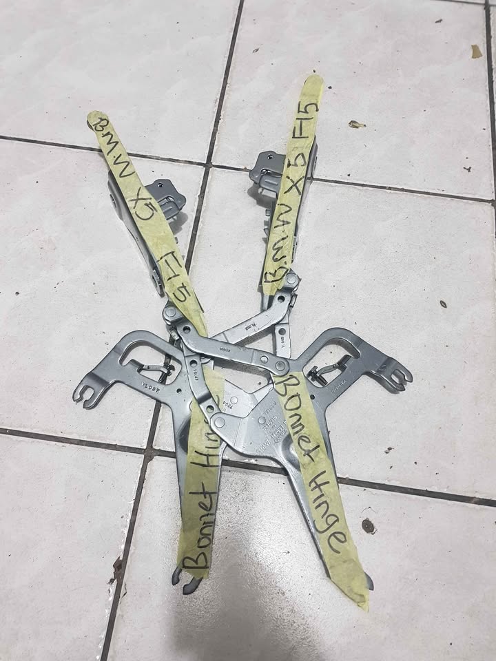 BMW X5 BONNET  HINGE - Private Seller