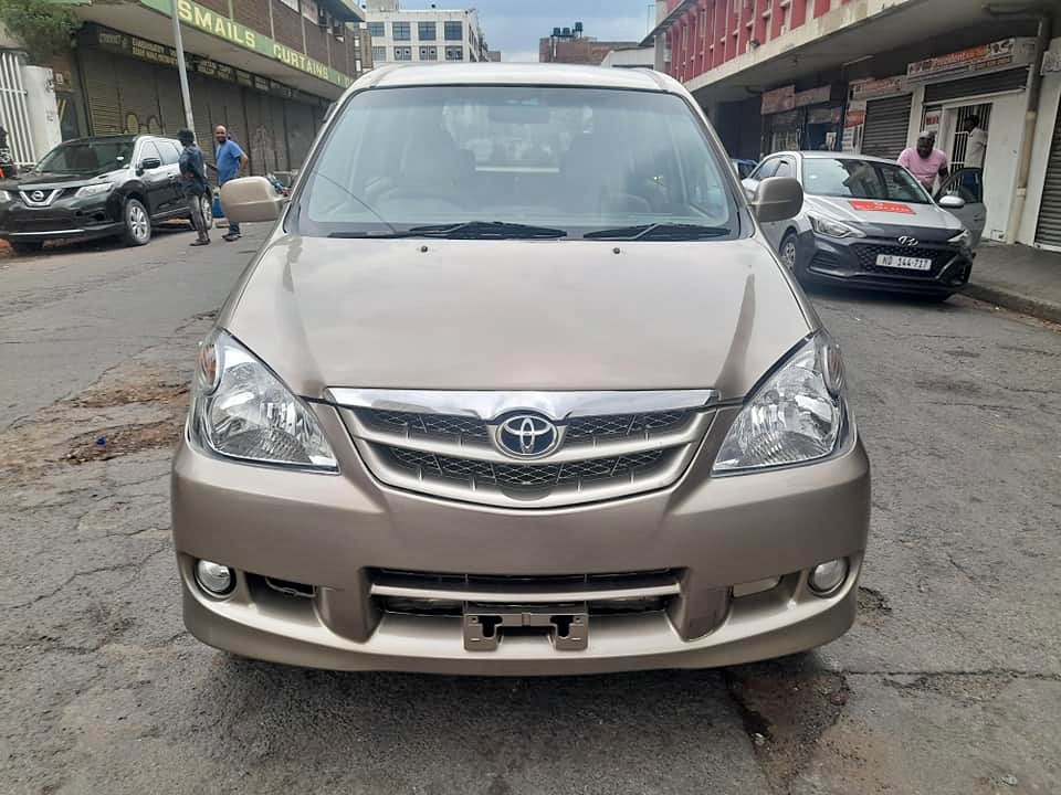TOYOTA AVANZA 1.5 7SEATS EXCELLENT CONDITION CONTACT LEON ON