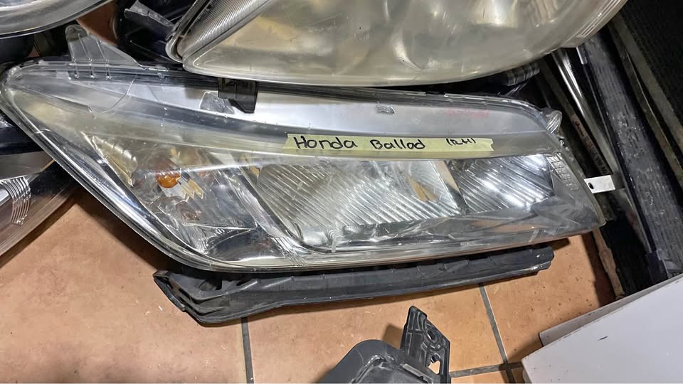 Honda Ballade headlight 2011/17 - Private Seller Honda Ballade headlight 2011/17 - Private Seller