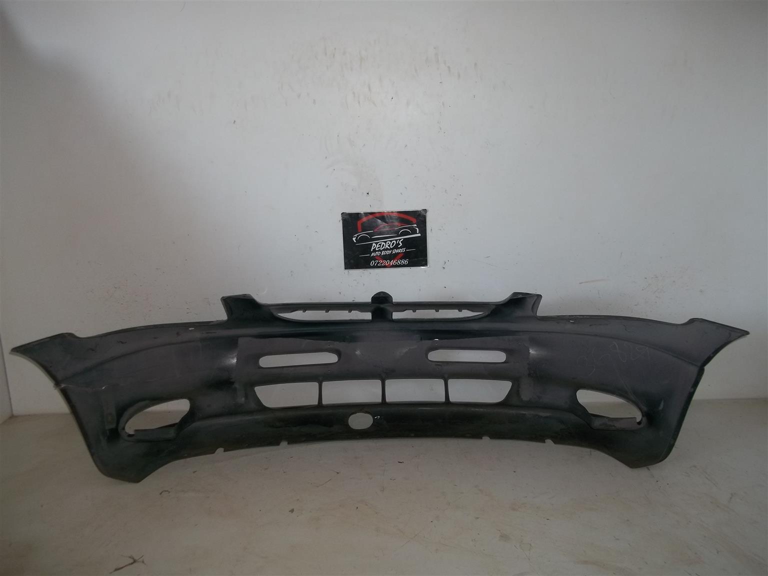 Dodge Caravan/Chrysler Voyager '96-'00 front bumper - Private Seller