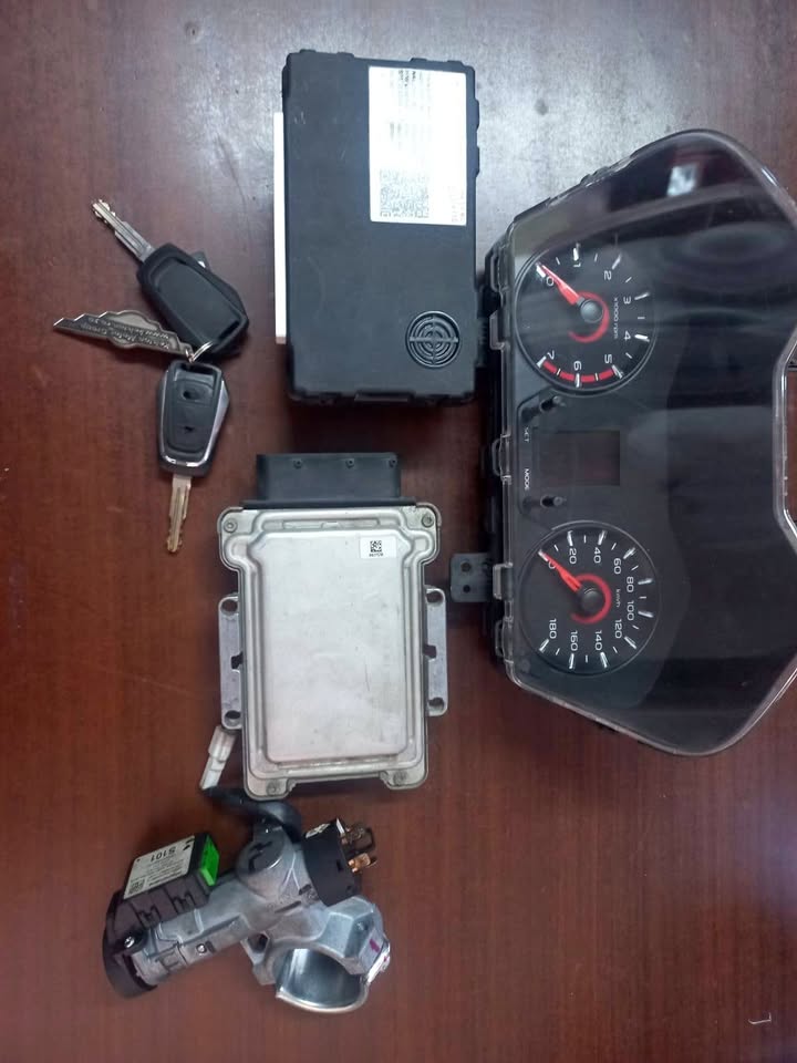 Mahindra KUV100 lockset available - Private Seller Mahindra KUV100 lockset available - Private Seller