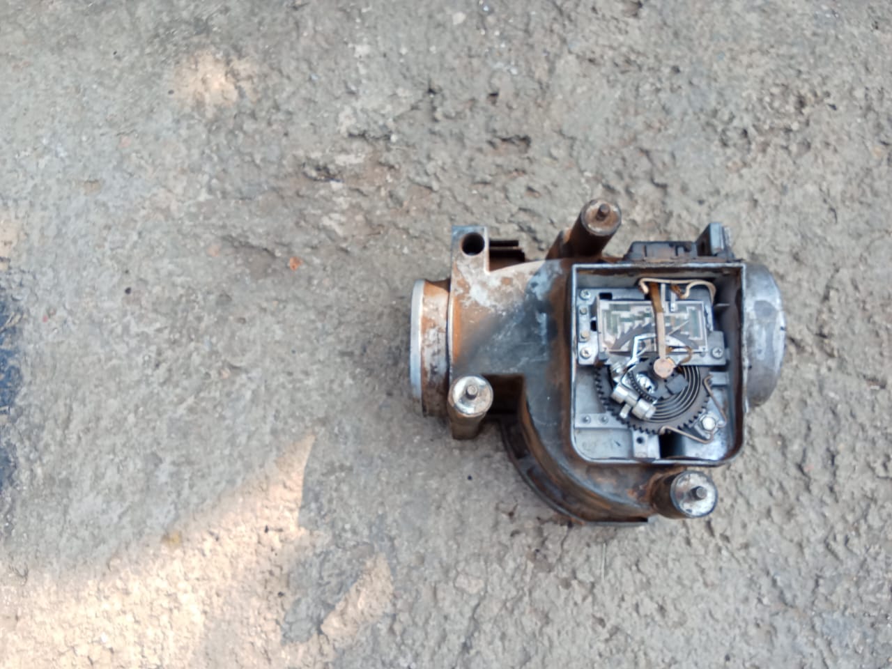 BMW M30 airflow meter sensor - Private Seller BMW M30 airflow meter sensor - Private Seller