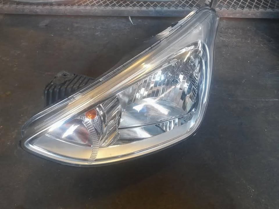 HYUNDAI i10 GRAND HEADLIGHT AVAILABLE