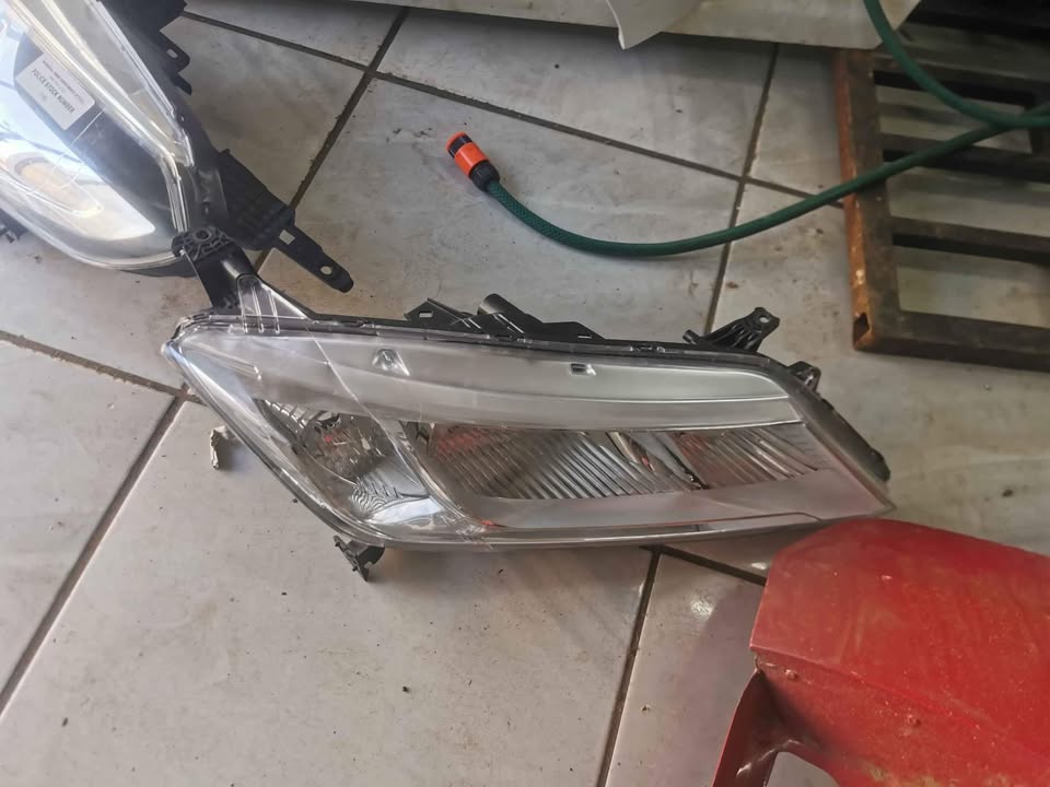 Right side headlight for Honda ballade - Private Seller Right side headlight for Honda ballade - Private Seller