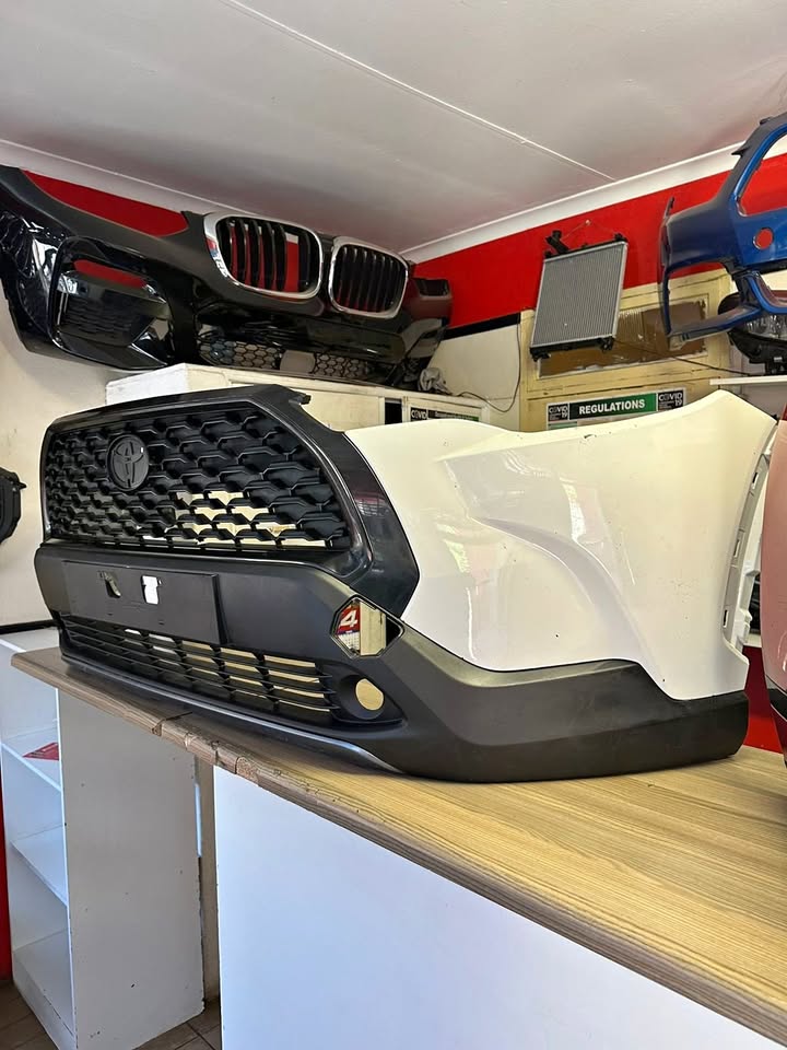 2022 TOYOTA COROLLA CROSS COMPLETE FRONT BUMPER AVAILABLE FOR SALE - Private Seller 2022 TOYOTA COROLLA CROSS COMPLETE FRONT BUMPER AVAILABLE FOR SALE - Private Seller