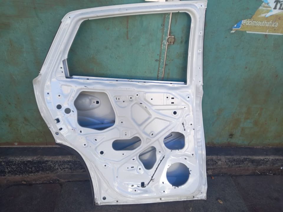 2012 - 2022 MAZDA CX 5 LEFT BACK DOOR - Private Seller