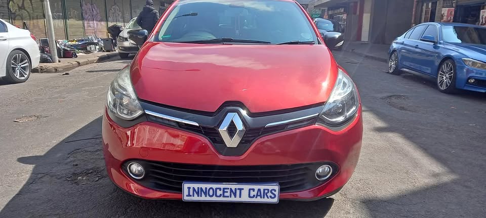 2012 MODEL RENULT CLIO 2.0 ENGINE.. MANUAL TRANMISSION.. MAROON COLOUR.. MILEAGE 2012 MODEL RENULT CLIO 2.0 ENGINE.. MANUAL TRANMISSION.. MAROON COLOUR.. MILEAGE