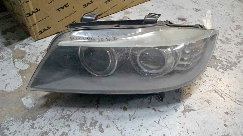 BMW E90 xenon HEADLIGHTS - Private Seller BMW E90 xenon HEADLIGHTS - Private Seller