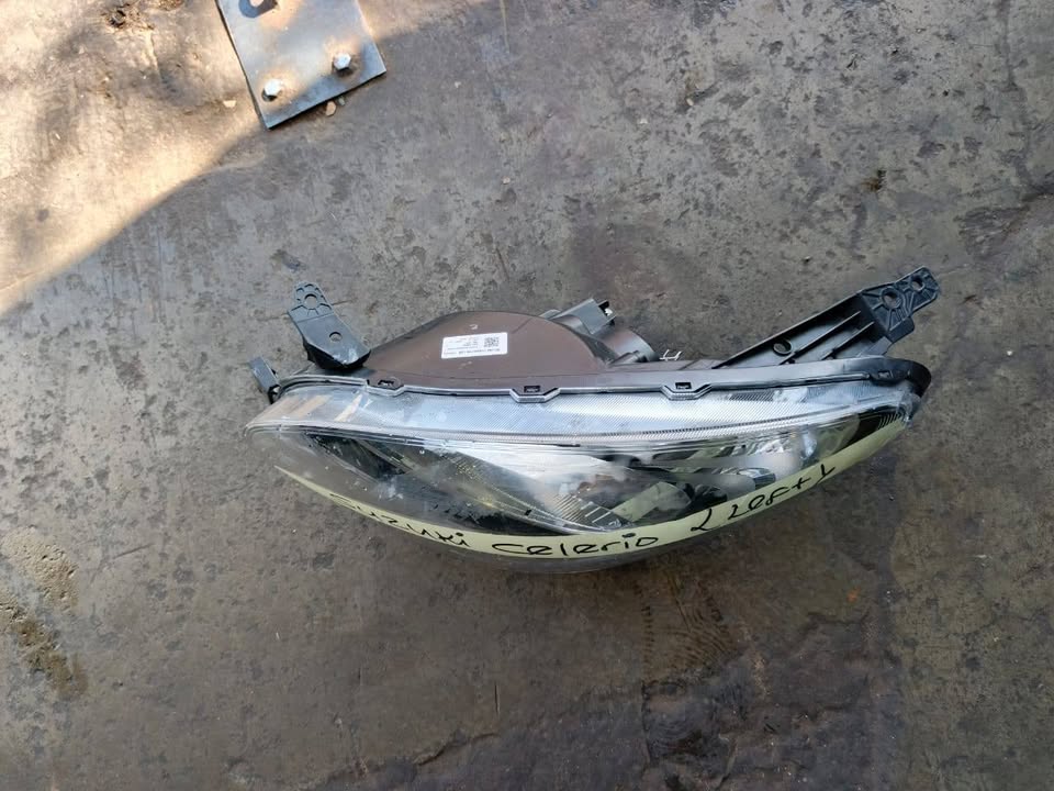 Suzuki celerio left Headlight - Private Seller