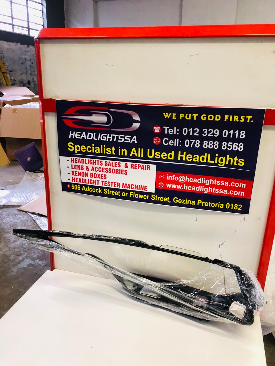 Range Rover Discovery 5 left side headlight replacement lens - Private Seller