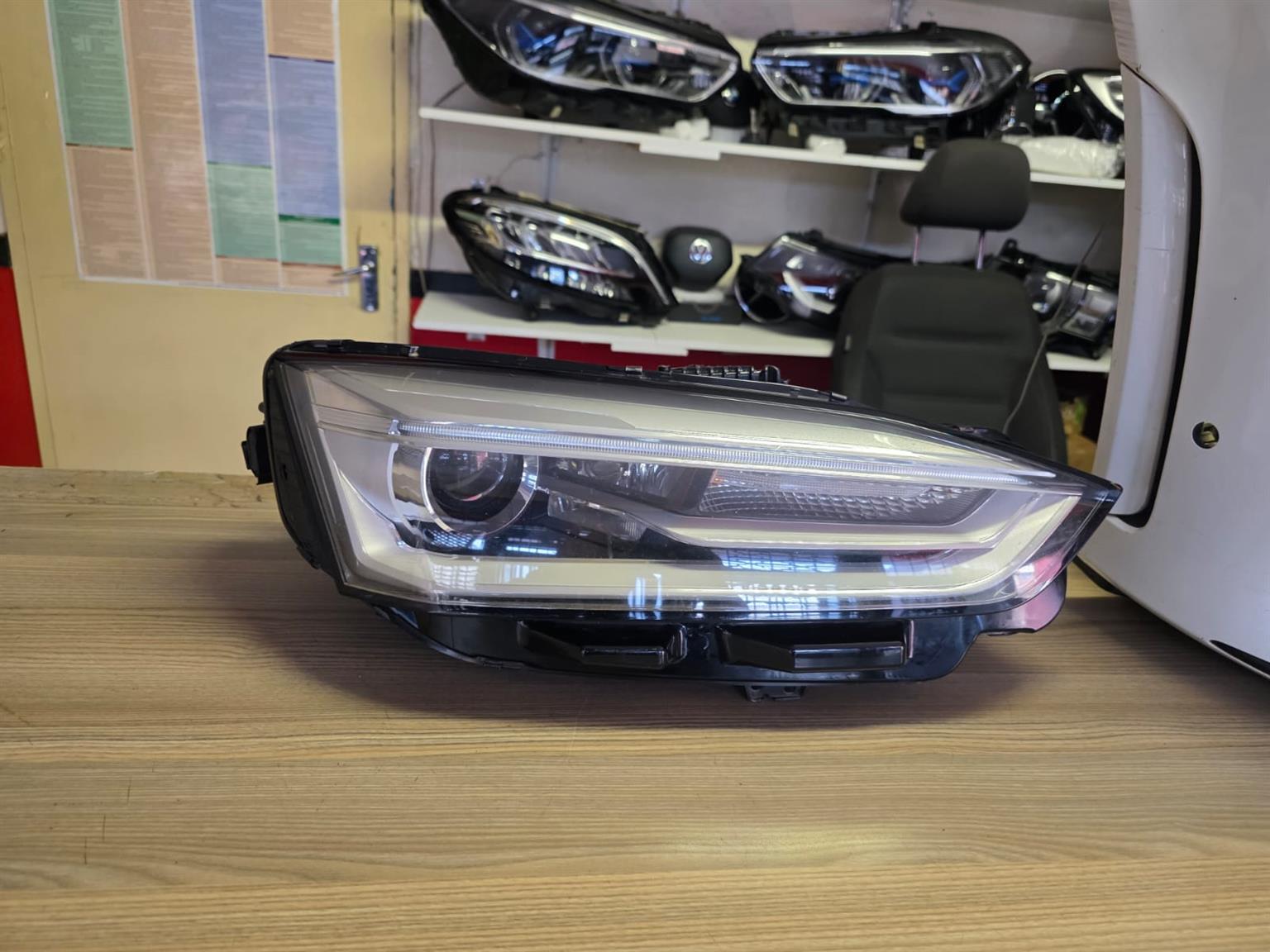 (A5) HEADLIGHT RIGHT SIDE FOR SALE 2019 AUDI A5 - Private Seller (A5) HEADLIGHT RIGHT SIDE FOR SALE 2019 AUDI A5 - Private Seller
