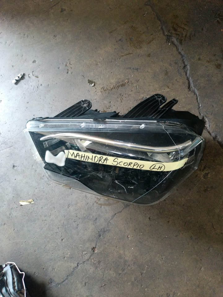 Mahindra scorpio left headlight - Private Seller Mahindra scorpio left headlight - Private Seller
