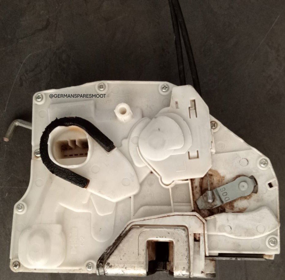 Suzuki Swift 1.4 Used Door Lock - Private Seller Suzuki Swift 1.4 Used Door Lock - Private Seller