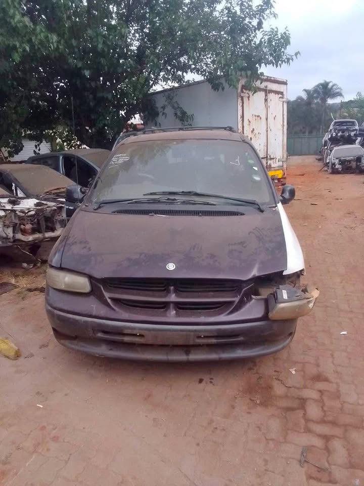 2002 CHRYSLER GRAND VOYAGER FOR SPARES - Private Seller 2002 CHRYSLER GRAND VOYAGER FOR SPARES - Private Seller