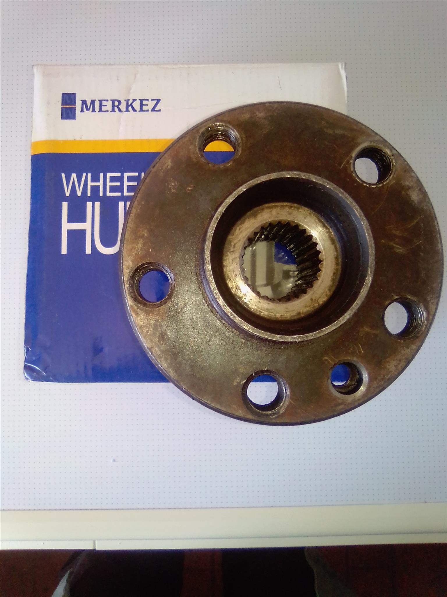 Front Wheel Hub for Peugeot 807. - Private Seller