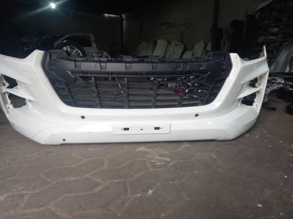 2022 - 2026 Isuzu DMAX Front Bumper - Private Seller 2022 - 2026 Isuzu DMAX Front Bumper - Private Seller