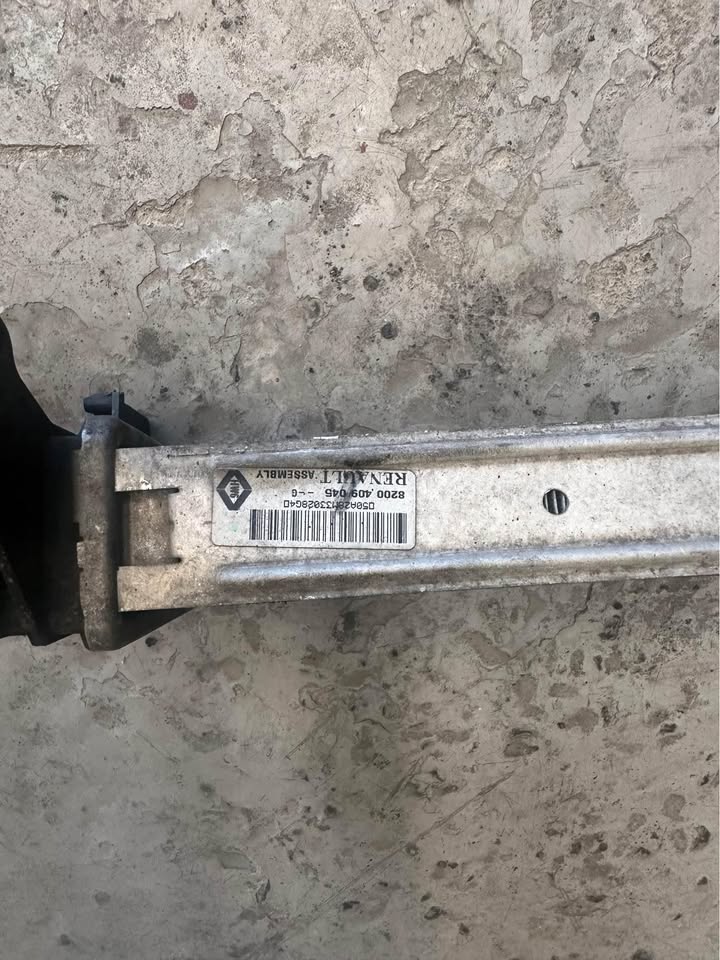 Renault Sandero intercooler - Private Seller Renault Sandero intercooler - Private Seller