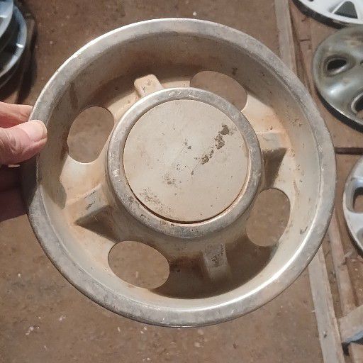 Peugeot 504, centre cap - Private Seller Peugeot 504, centre cap - Private Seller