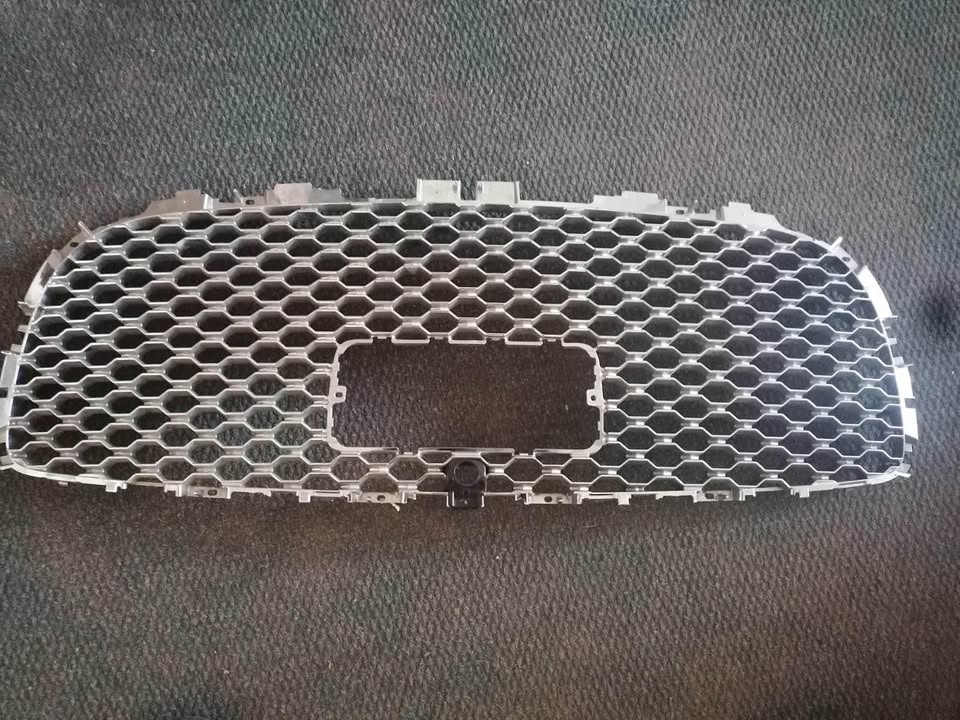 Jaguar XE grill - Private Seller Jaguar XE grill - Private Seller