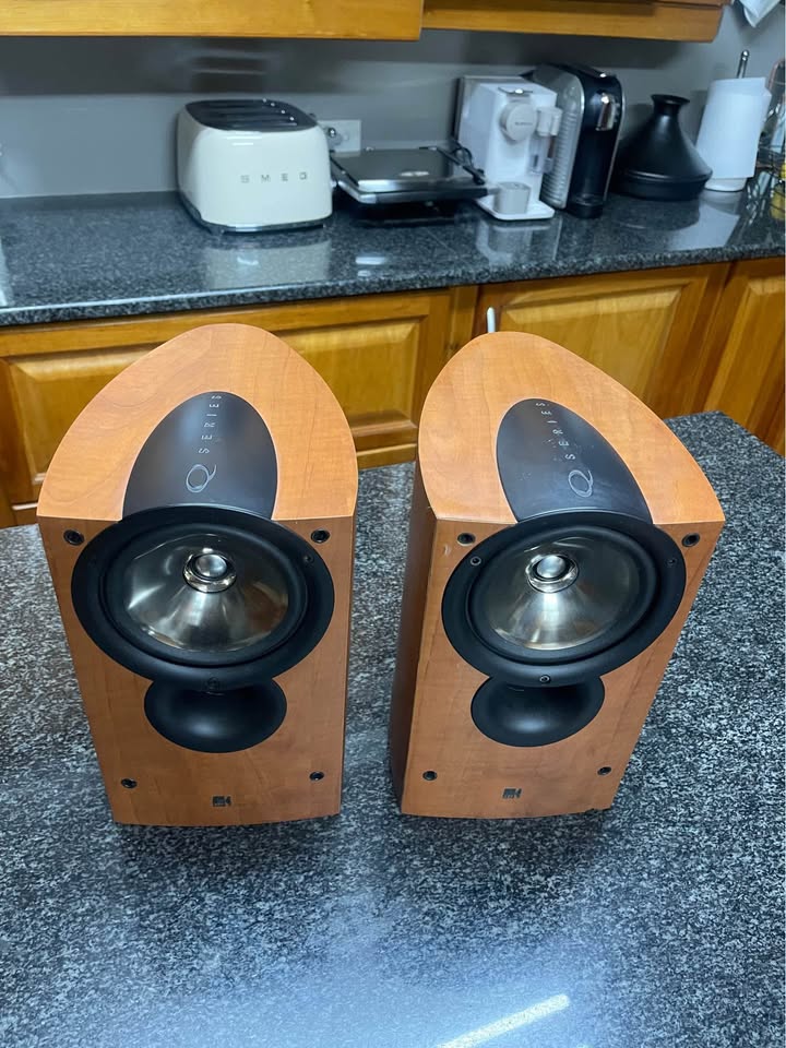 KEF iQ1 Bookshelf Speakers