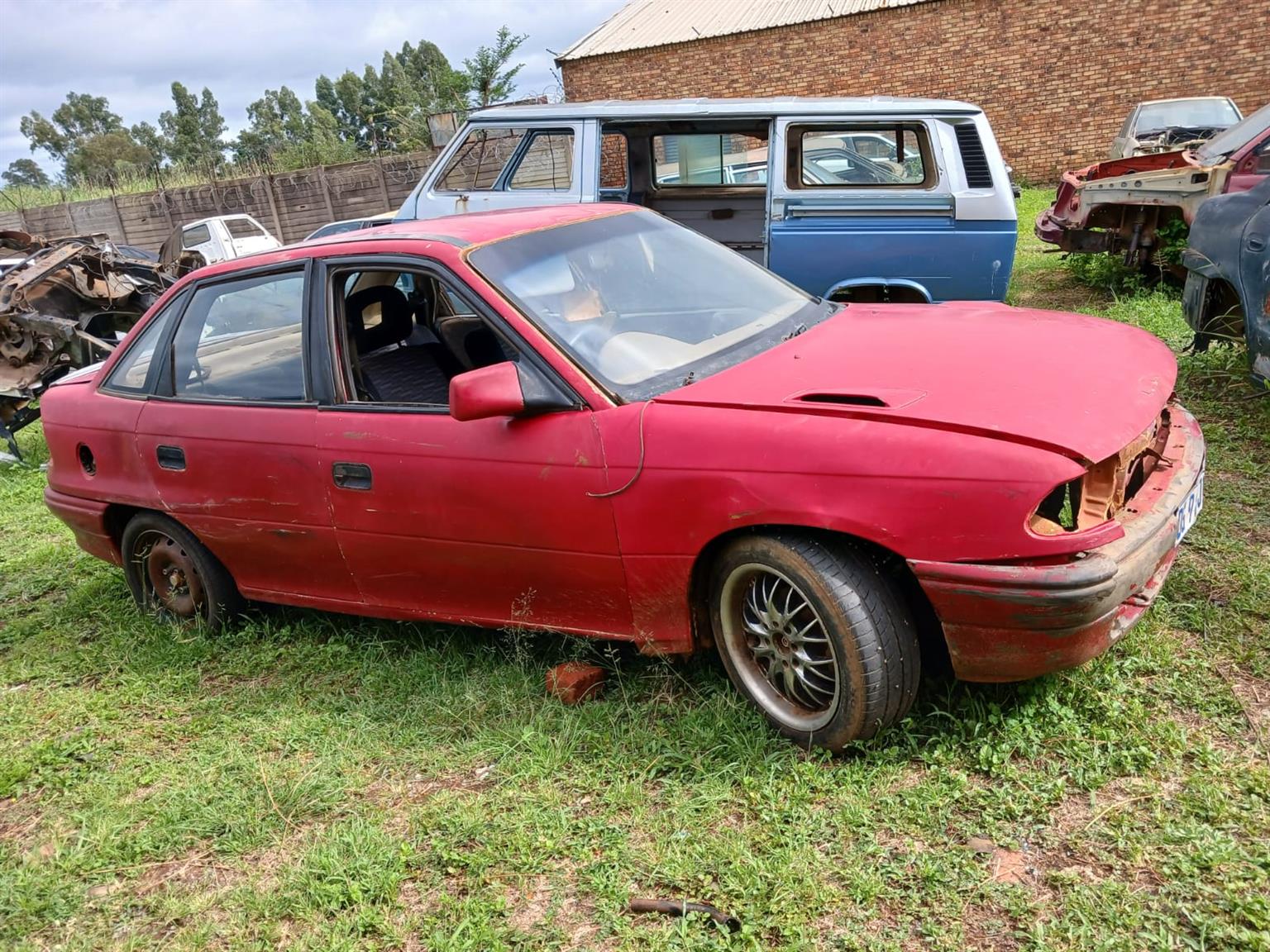 Opel Astra 1.6 body parts for sale