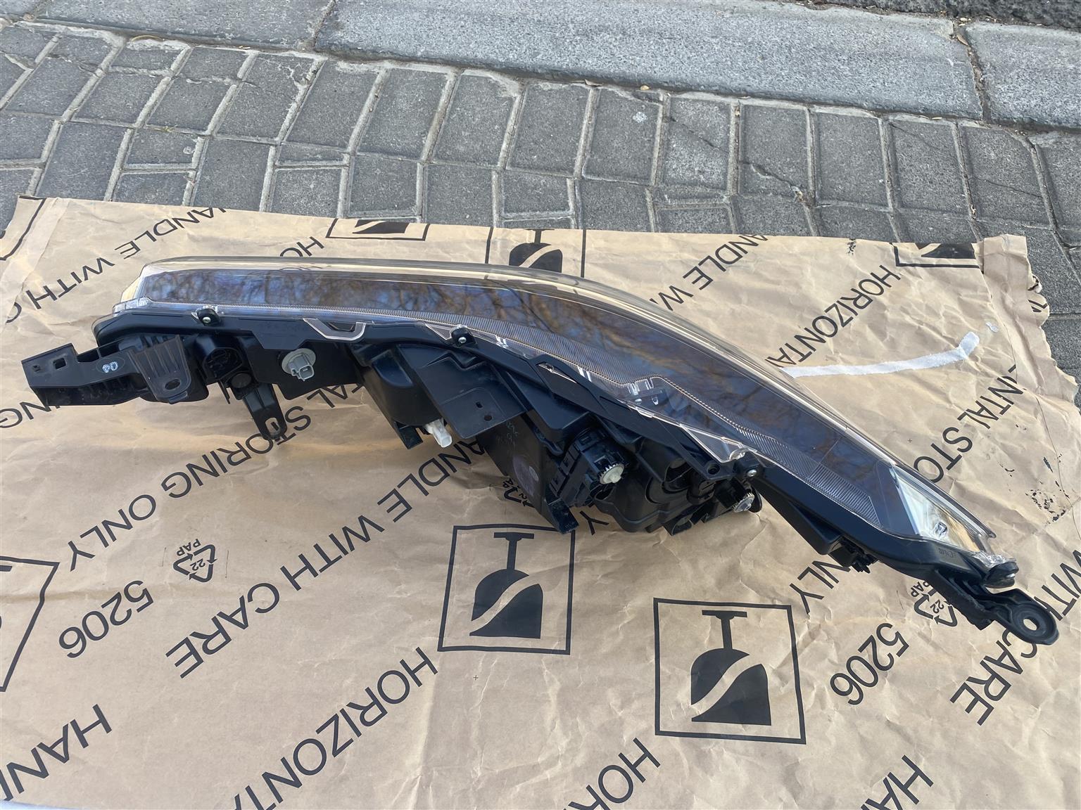 2024 TOYOTA COROLLA CROSS HALOGEN HEADLIGHT RIGHT SIDE FOR SALE