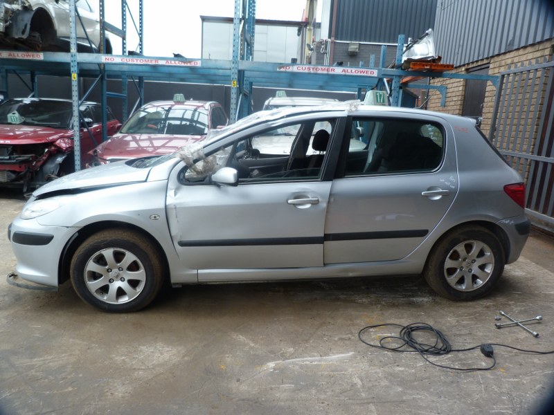 Peugeot 307 1.6 X-Line Manual Silver - 2006 STRIPPING FOR SPARES | Junk ...