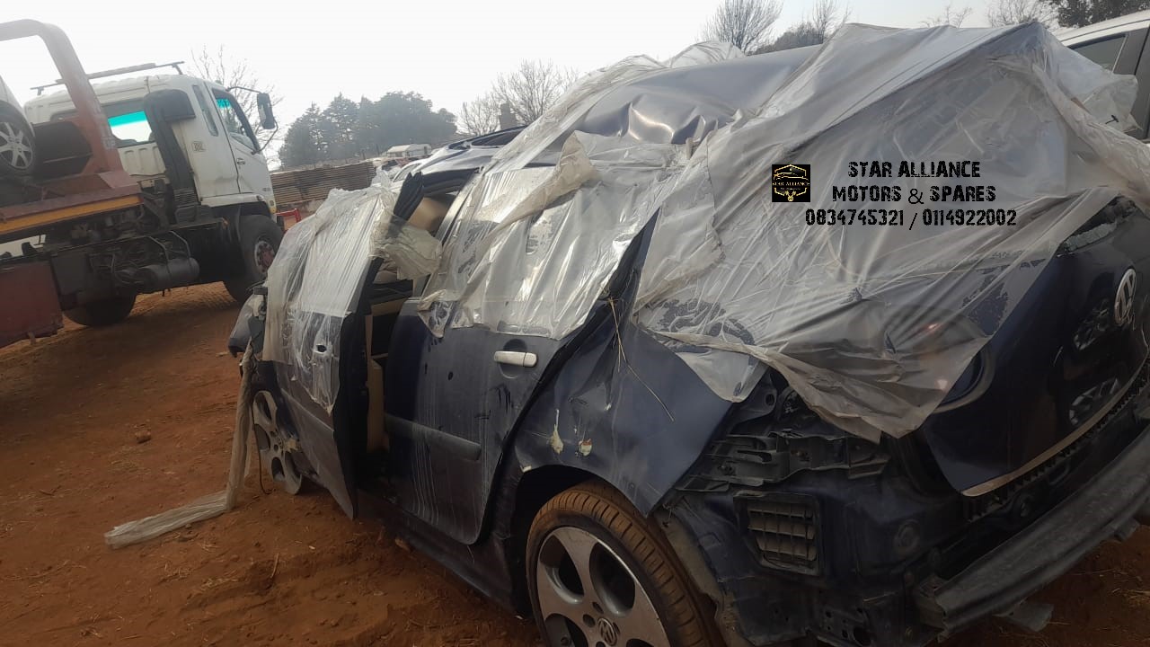 GOLF 5 2006 2.0 STRIPPING FOR SPARES - Private Seller