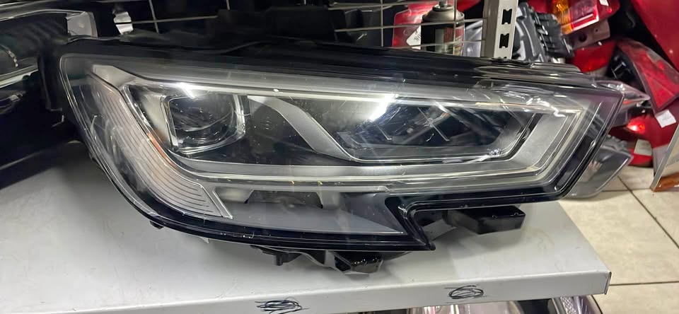 Audi A3 LED HEADLIGHT 2018/20 - Private Seller Audi A3 LED HEADLIGHT 2018/20 - Private Seller