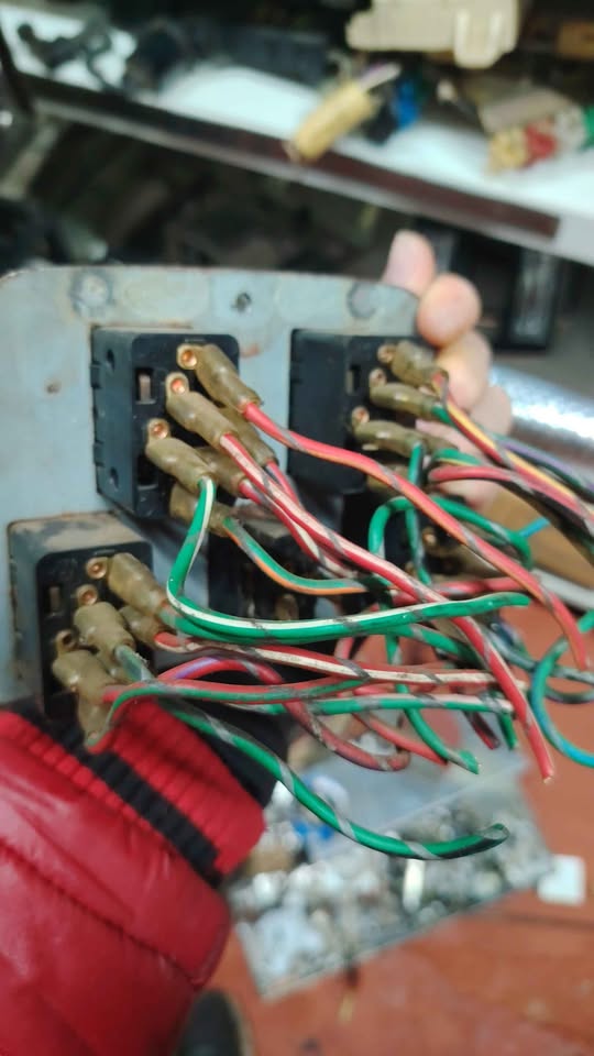 Jaguar xj6 series 2 and 3 window motors and switches - Private Seller Jaguar xj6 series 2 and 3 window motors and switches - Private Seller