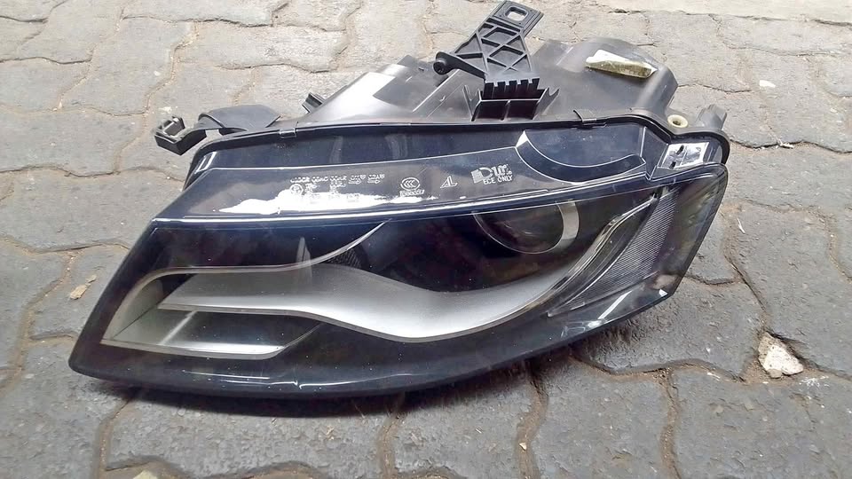 Audi A4 B8 pre-face headlights - Private Seller Audi A4 B8 pre-face headlights - Private Seller