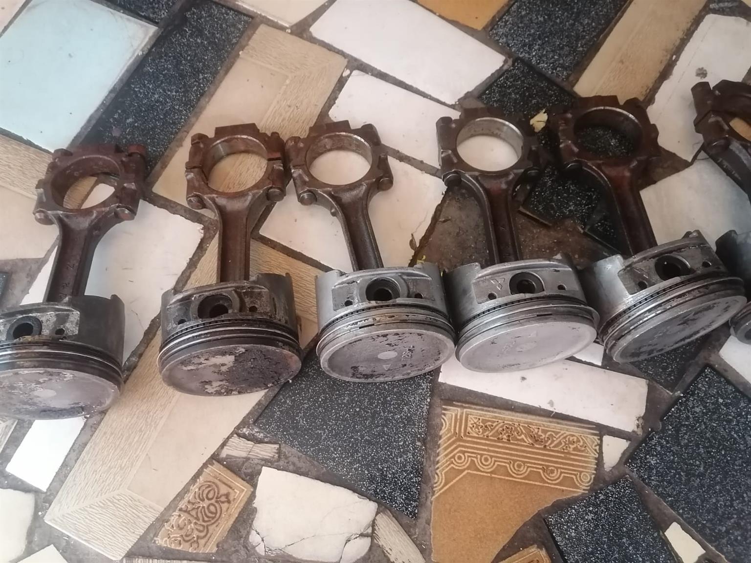 Pistons for Mitsubishi colt 300v6 24 valve 2oo3 - Private Seller