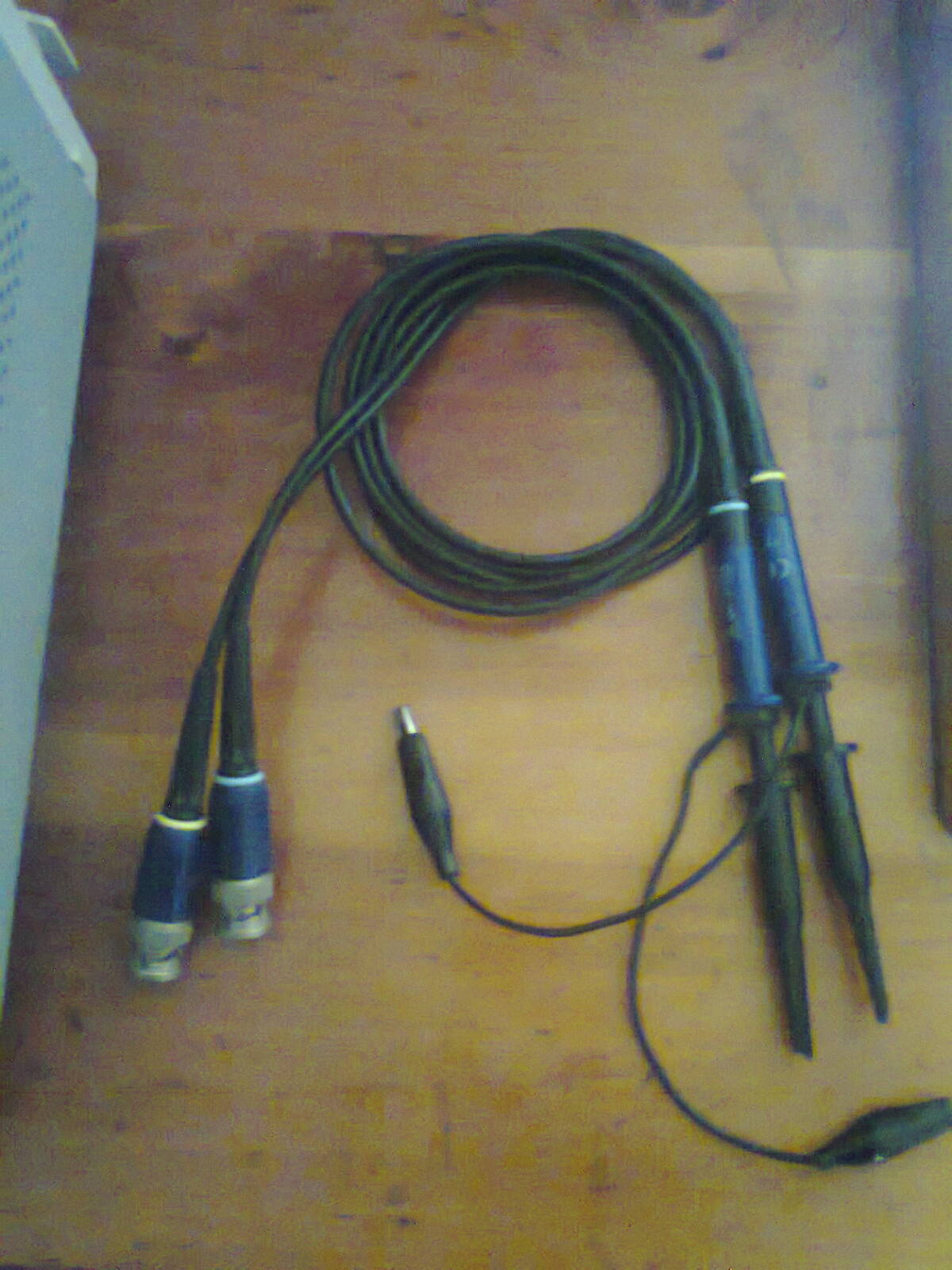 Iso-Tech Oscilloscope 100Mz and frequency generator