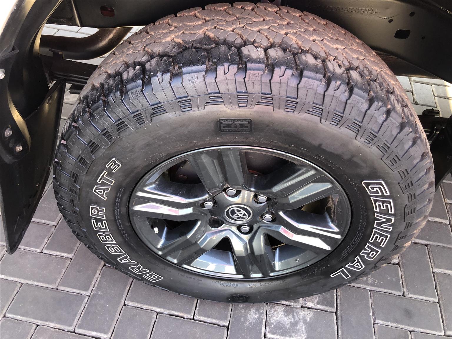 Used 2022 Toyota Hilux 2.4GD-6 4x4 SRX auto - Private Seller Used 2022 Toyota Hilux 2.4GD-6 4x4 SRX auto - Private Seller