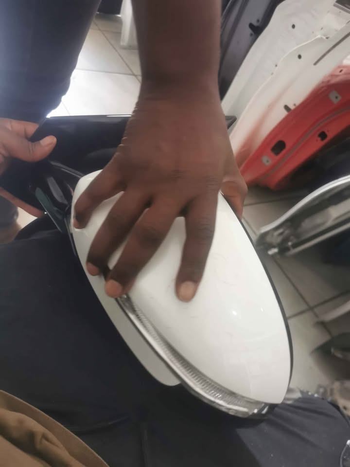 Kia sportage left side mirror 2016 to the 2022 - Private Seller Kia sportage left side mirror 2016 to the 2022 - Private Seller