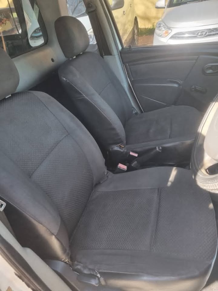2017 Nissan NP200 1.6i manual 78000km Mechanically Perfect with Canopy, Clothes Seat interior