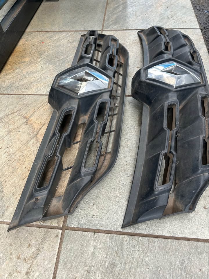 Renault Kwid Main Grills Available Call or WhatsApp - Private Seller Renault Kwid Main Grills Available Call or WhatsApp - Private Seller