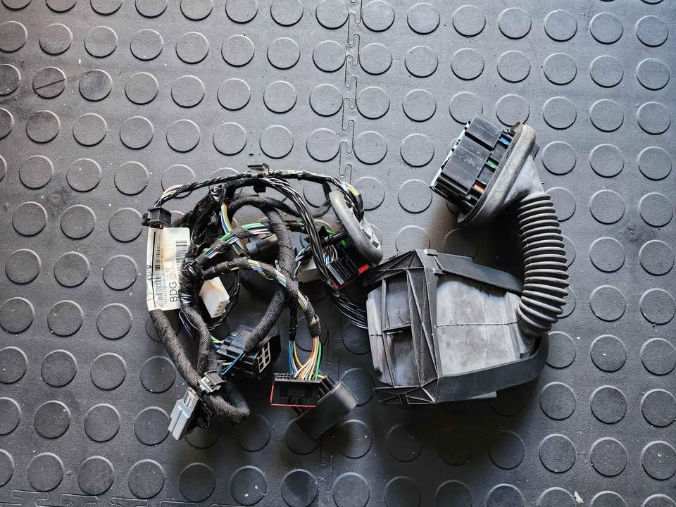 FORD FIESTA MK7 OEM DRIVER DOOR WIRING LOOM