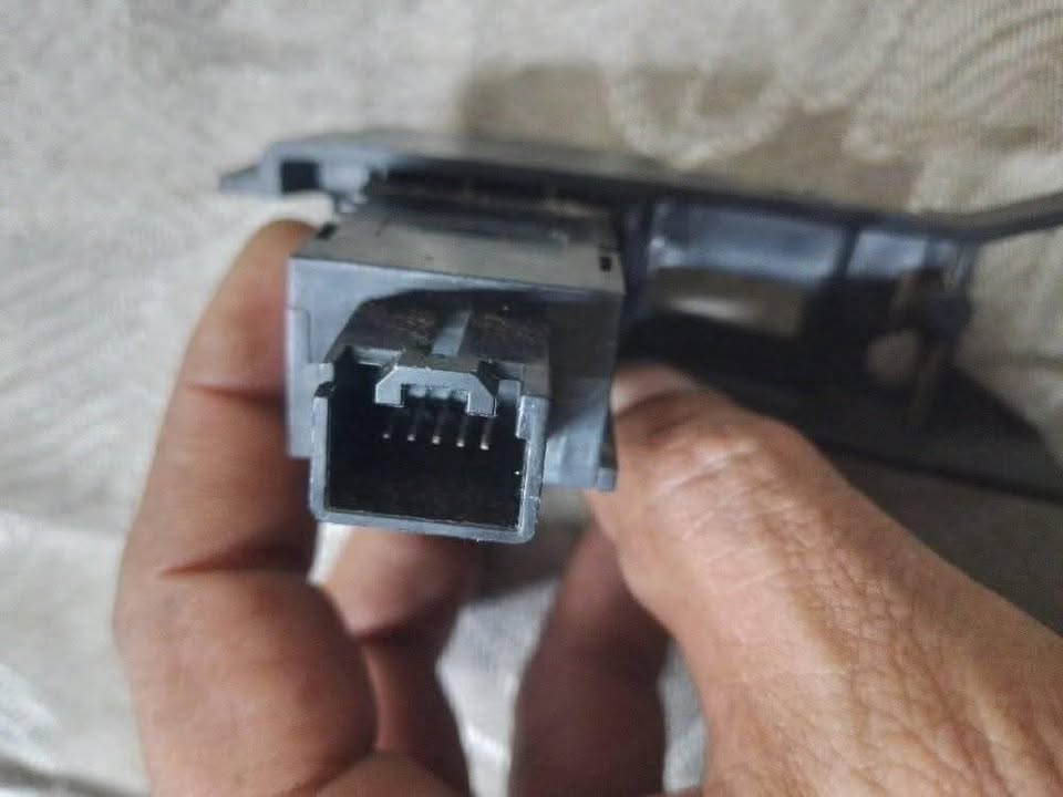 Ford Ranger T7 Headlight adjustment switch