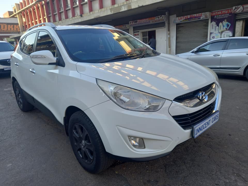 2011 HYUNDAI ix35 EXECUTIVE 2.0 PETROL, AUTOMATIC, WHITE COLOUR, MILEAGE