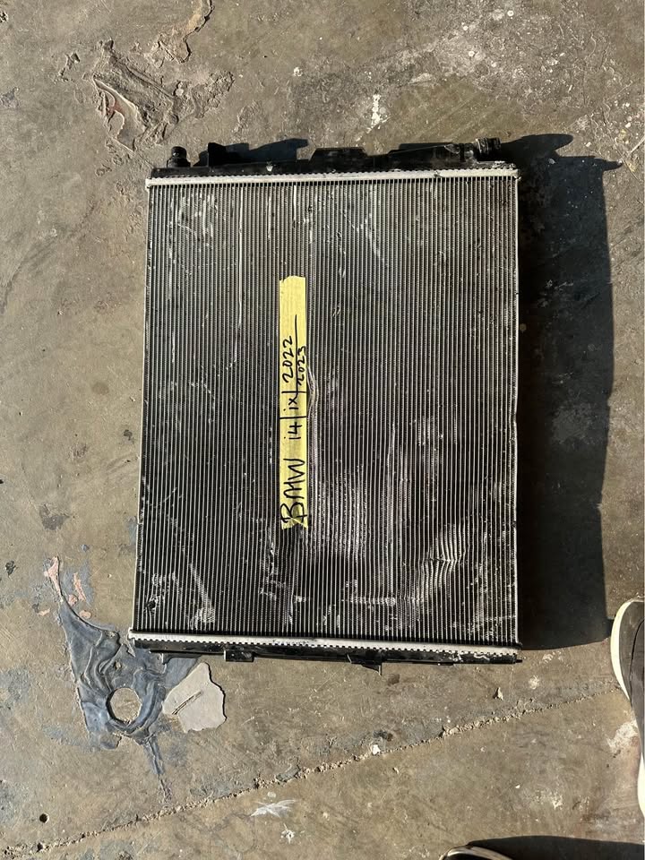 2022 2023 BMW i4 iX Electric Radiator - Private Seller 2022 2023 BMW i4 iX Electric Radiator - Private Seller