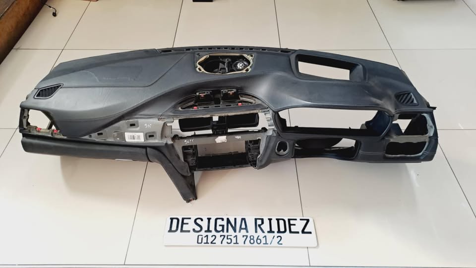 BMW F82 M4 DASHBOARD AVAILABLE - Private Seller BMW F82 M4 DASHBOARD AVAILABLE - Private Seller