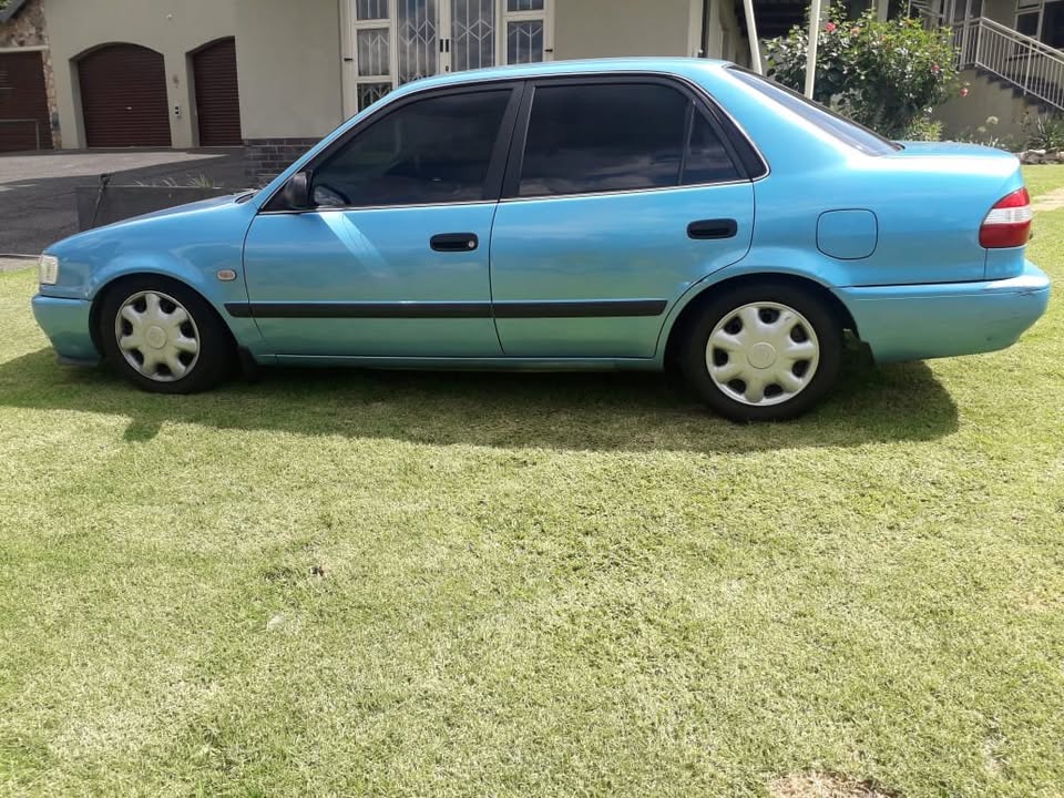2001 Toyota  Corolla 180i