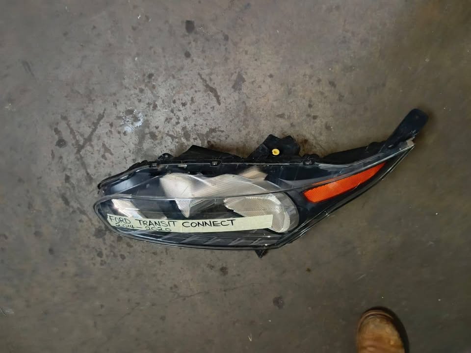 Ford Transit Connet 2014-2020 Headlight - Private Seller Ford Transit Connet 2014-2020 Headlight - Private Seller
